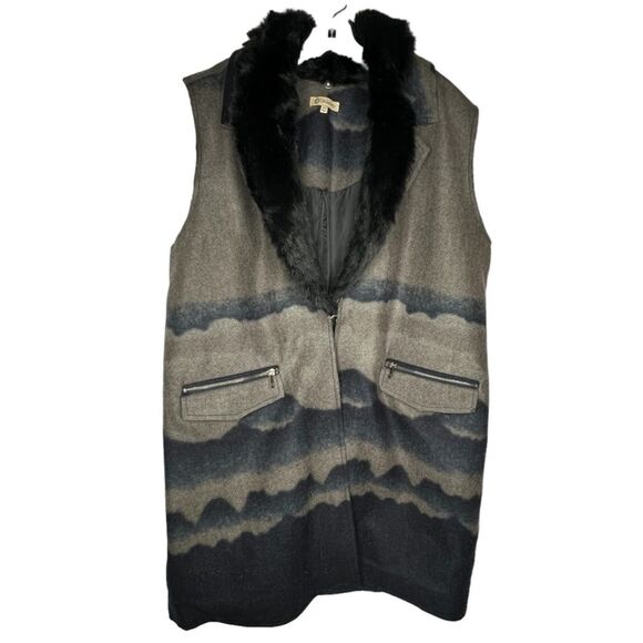 Democracy Long Vest with Fur - Picture 1 of 6